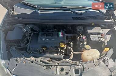 Хэтчбек Opel Corsa 2013 в 