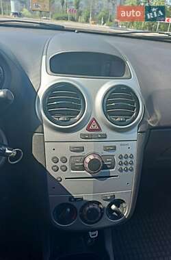 Хэтчбек Opel Corsa 2013 в 
