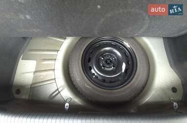 Хэтчбек Opel Corsa 2002 в 
