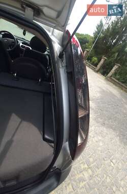 Хэтчбек Opel Corsa 2002 в 