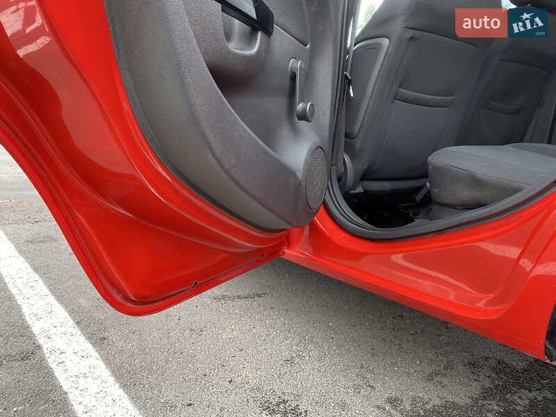 Хэтчбек Opel Corsa 2008 в Ровно
