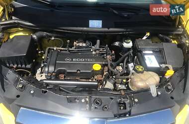 Хэтчбек Opel Corsa 2007 в 