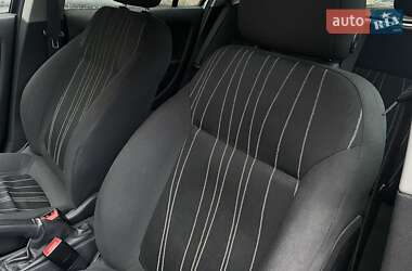 Хэтчбек Opel Corsa 2010 в 
