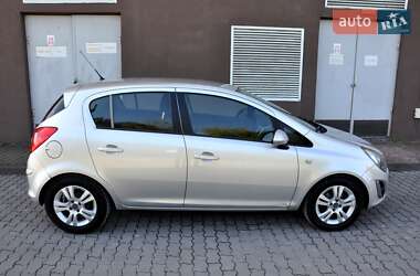 Хэтчбек Opel Corsa 2013 в 