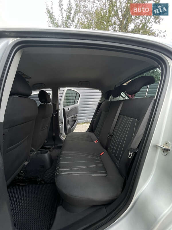 Хэтчбек Opel Corsa 2010 в Ивано-Франковске