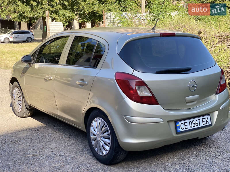 Хэтчбек Opel Corsa 2008 в Черновцах