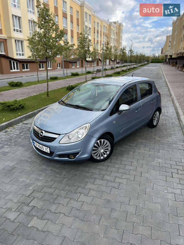 Хэтчбек Opel Corsa 2007 в Киеве