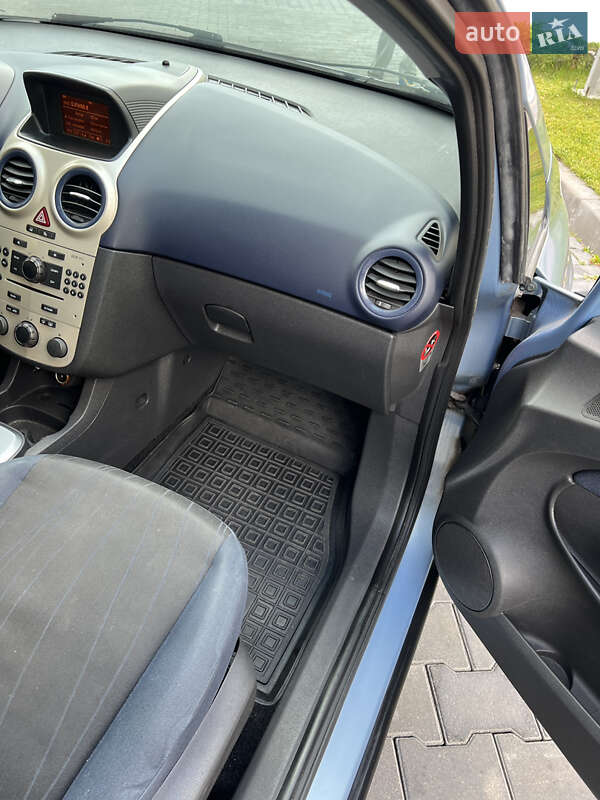 Хэтчбек Opel Corsa 2007 в Киеве