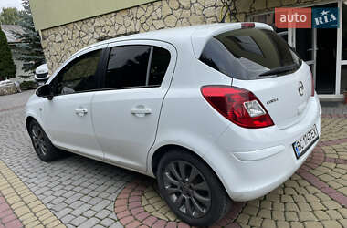 Хэтчбек Opel Corsa 2013 в 