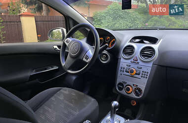 Хэтчбек Opel Corsa 2013 в 
