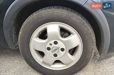 Хэтчбек Opel Corsa 2001 в 