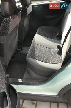 Хэтчбек Opel Corsa 2002 в 
