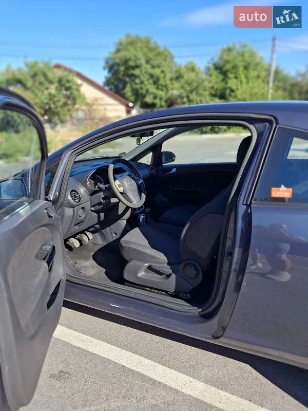 Хэтчбек Opel Corsa 2009 в Чернигове