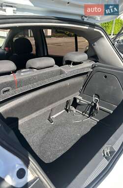 Хэтчбек Opel Corsa 2013 в 
