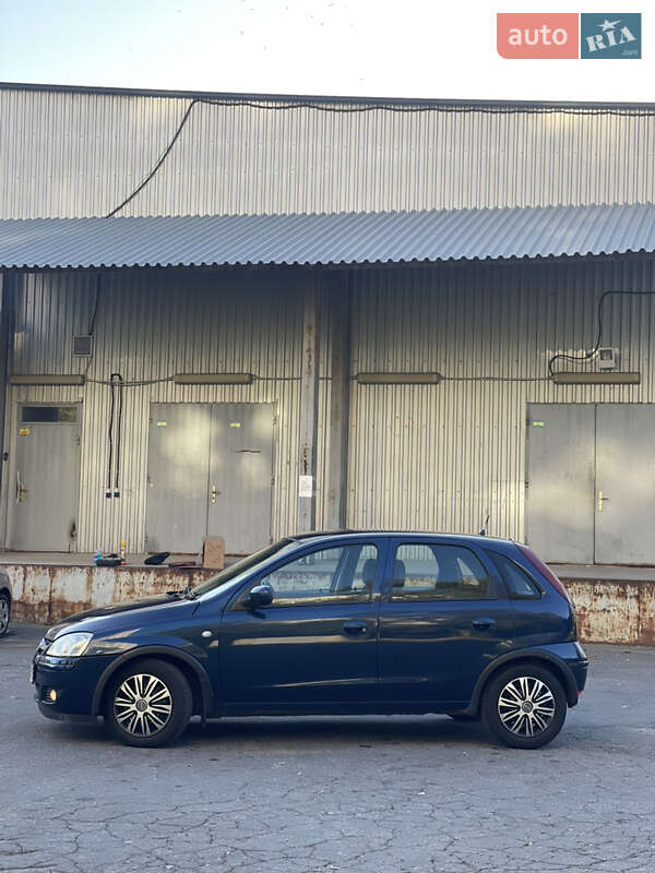 Хэтчбек Opel Corsa 2004 в Харькове