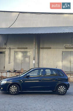 Хэтчбек Opel Corsa 2004 в 