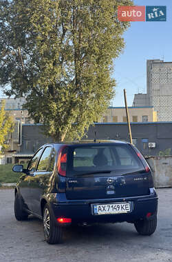 Хэтчбек Opel Corsa 2004 в 