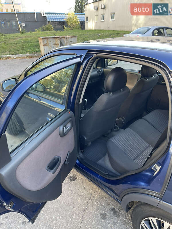 Хэтчбек Opel Corsa 2004 в Харькове