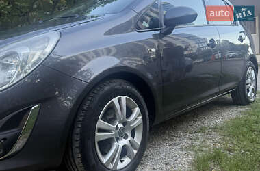Хетчбек Opel Corsa 2011 в Івано-Франківську