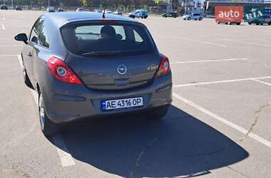 Хэтчбек Opel Corsa 2011 в 