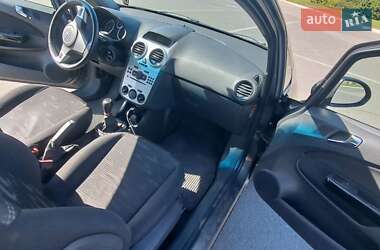Хэтчбек Opel Corsa 2011 в 