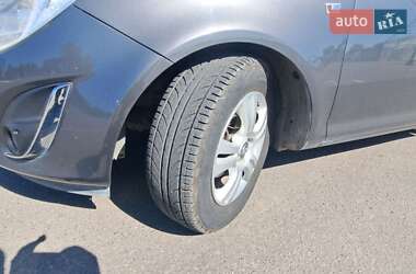 Хэтчбек Opel Corsa 2011 в 