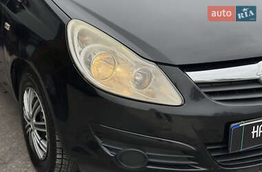Хэтчбек Opel Corsa 2008 в 