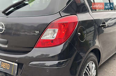 Хэтчбек Opel Corsa 2008 в 