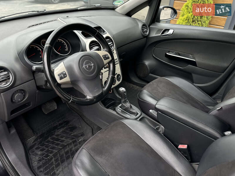 Хетчбек Opel Corsa 2008 в Шептицькому