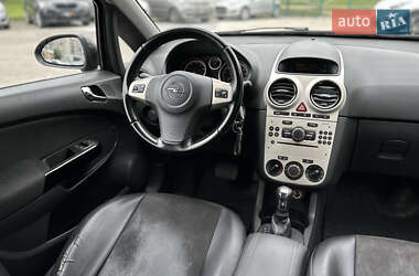 Хэтчбек Opel Corsa 2008 в 