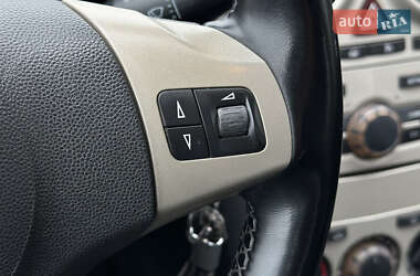 Хэтчбек Opel Corsa 2008 в 
