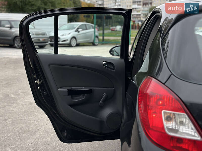 Хетчбек Opel Corsa 2008 в Шептицькому