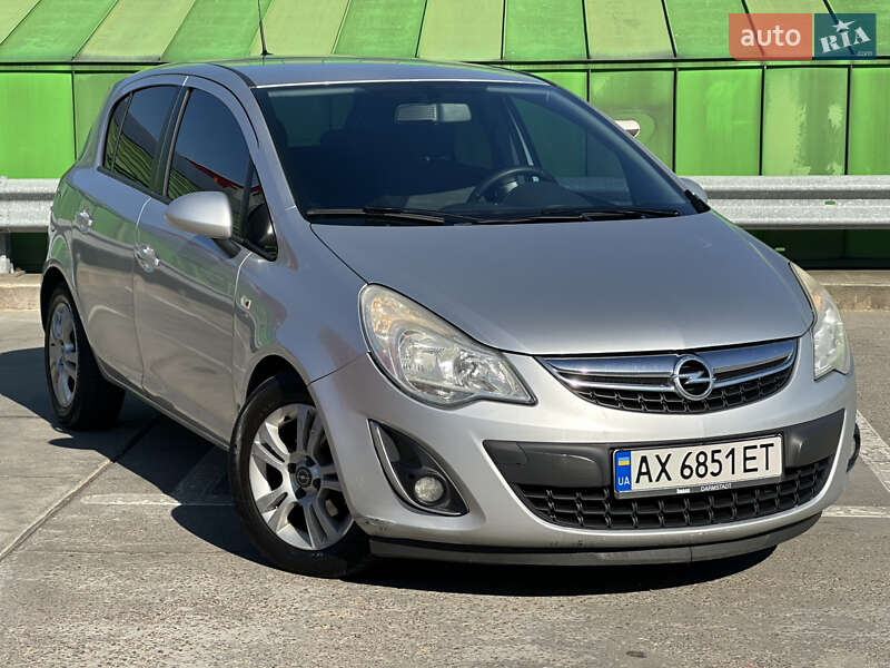 Хэтчбек Opel Corsa 2011 в Киеве