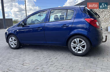 Хэтчбек Opel Corsa 2008 в 