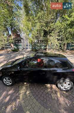 Хэтчбек Opel Corsa 2009 в 