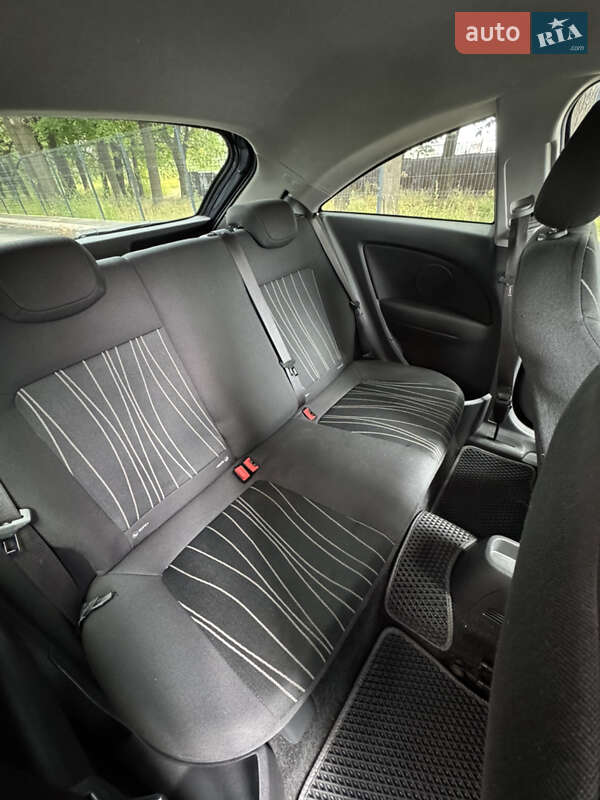 Хэтчбек Opel Corsa 2010 в Чернигове
