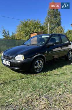 Хетчбек Opel Corsa 2000 в Луцьку