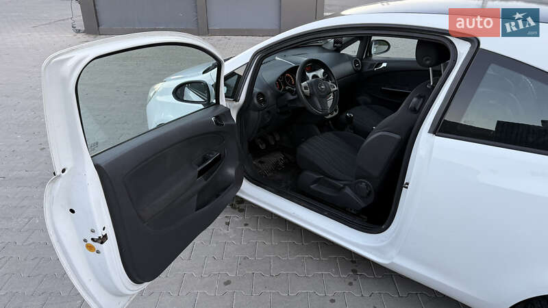 Хетчбек Opel Corsa 2008 в Ярмолинцях