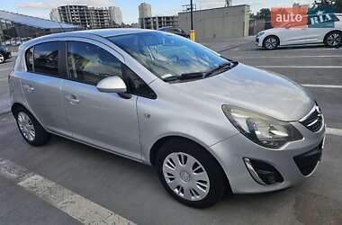 Хэтчбек Opel Corsa 2013 в Киеве