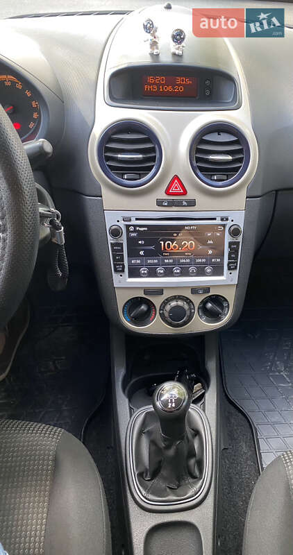 Хэтчбек Opel Corsa 2009 в Каменец-Подольском