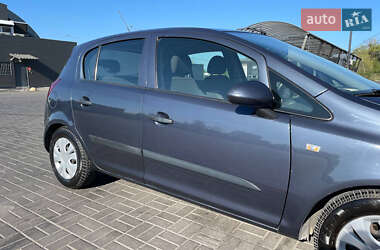 Хэтчбек Opel Corsa 2007 в 