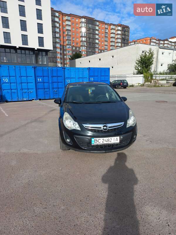 Хэтчбек Opel Corsa 2012 в Львове