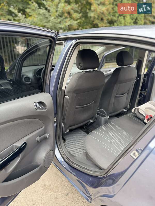 Хэтчбек Opel Corsa 2009 в Бобровице