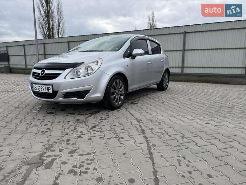 Хэтчбек Opel Corsa 2010 в Виннице