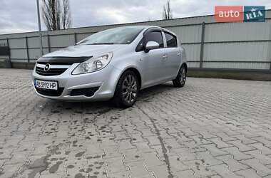 Хэтчбек Opel Corsa 2010 в 