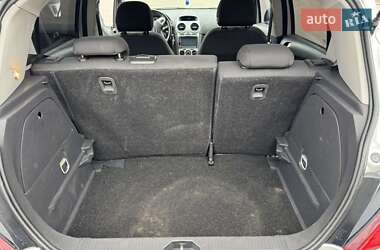 Хэтчбек Opel Corsa 2010 в 
