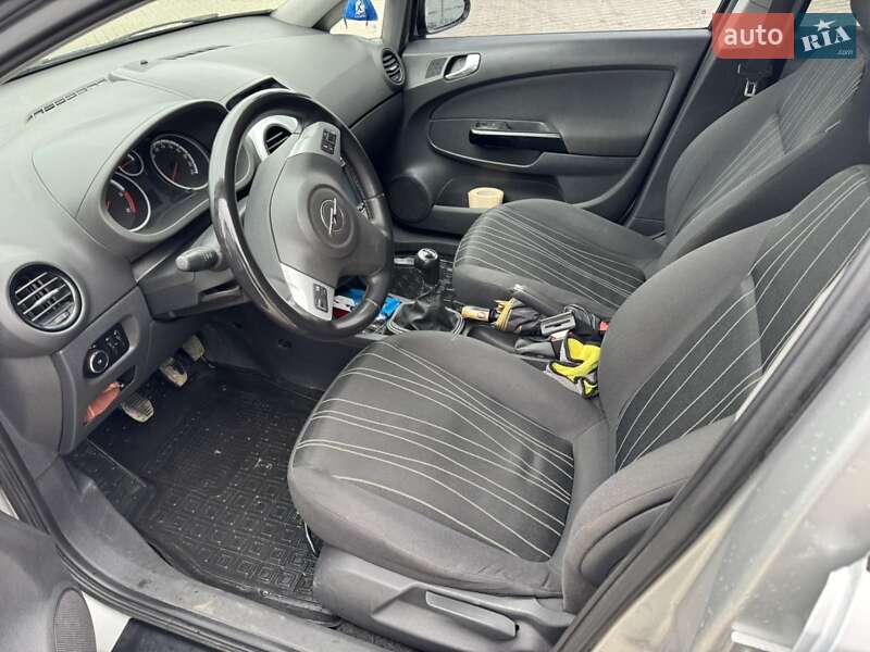 Хэтчбек Opel Corsa 2010 в Виннице