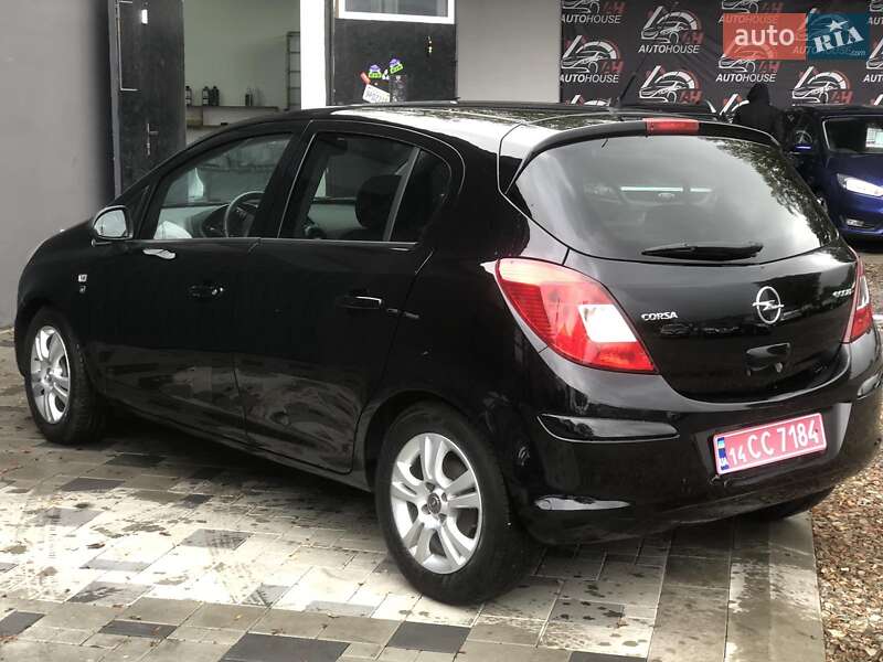 Хэтчбек Opel Corsa 2011 в Ивано-Франковске