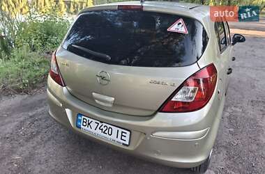 Хэтчбек Opel Corsa 2008 в 