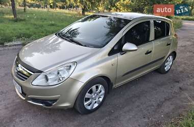 Хэтчбек Opel Corsa 2008 в 